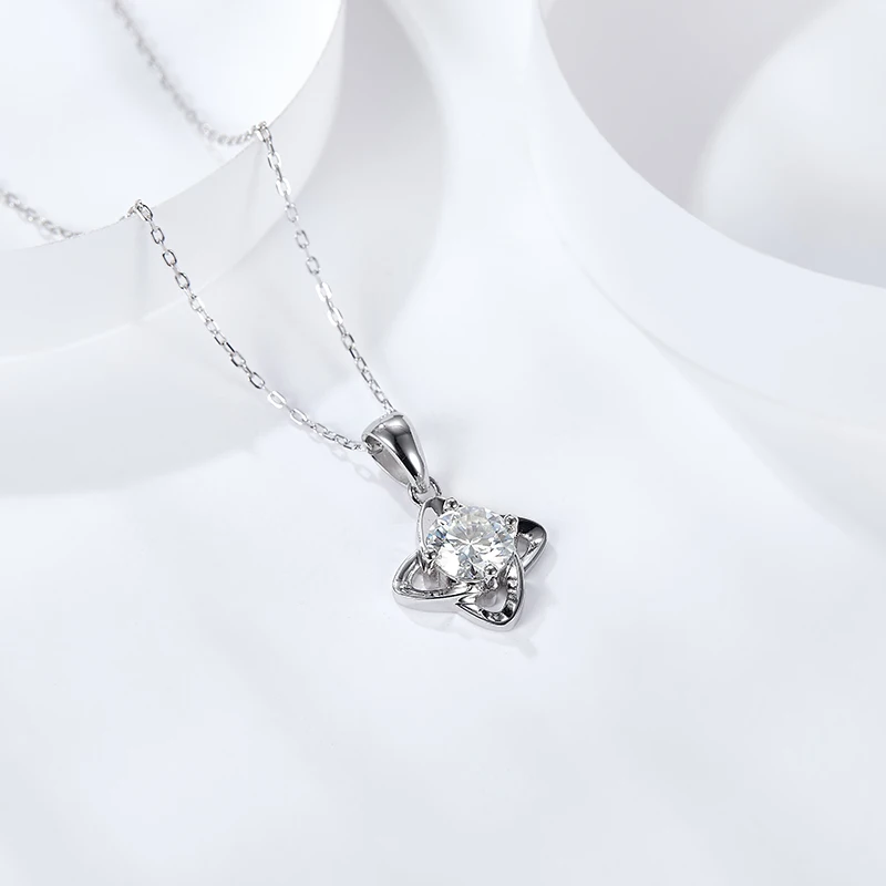 

ZYLIFELOVE 925 Sterling Silver Lucky Clover Moissanite Flower Pendant Necklace for Women Wedding Engagement Party Fine Jewelry