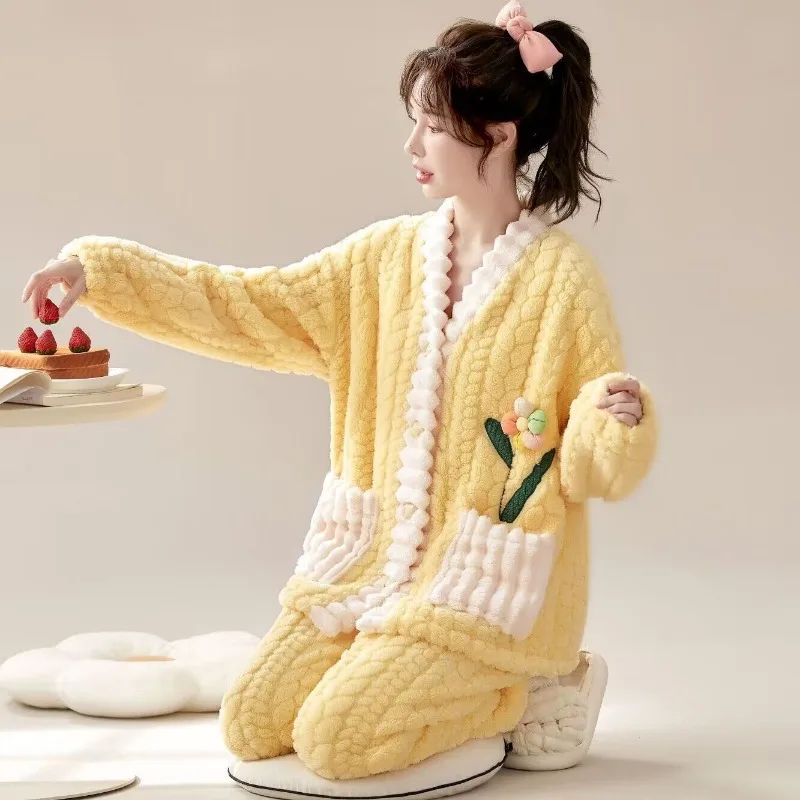 Sleepwear Autumn Winter Women Thickened Fleece-Lined Sweet Flowers V-neck Pajamas Set Warm Coral Fleece Female Home Wear Suit