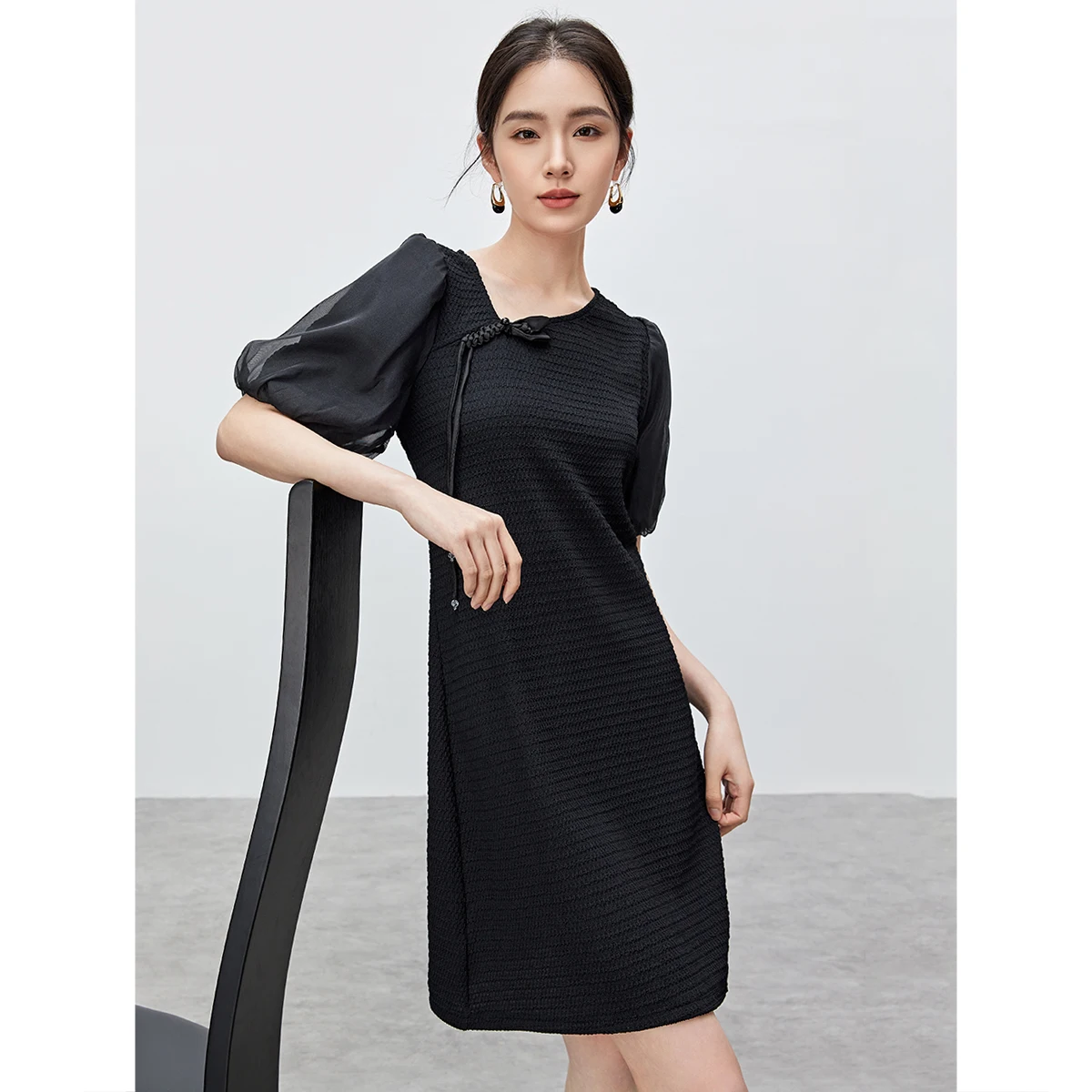 

Sentubila Chinese Style Irregular Skew Collar Black Dress 2024 Summer Mesh Spliced Elegant Short Sleeve Mini Dresses 142L54377