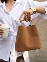 Sac à main de luxe pour femme en velours, élégant, pour mariage et soirée, pochette à bandoulière, sac à main à poignée métallique tendance, nouvelle collection printemps-été 4