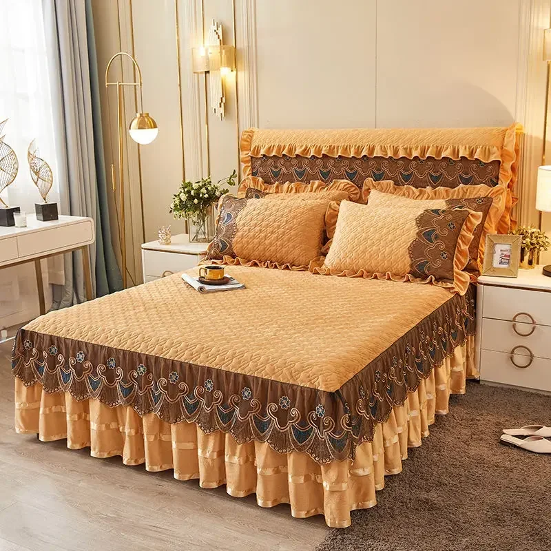 

Solid Color Luxury Thick Velvet Quilted Bedspread Queen King Size Lace Embroidery Short Plush Bed Skirt Included Pillowcase