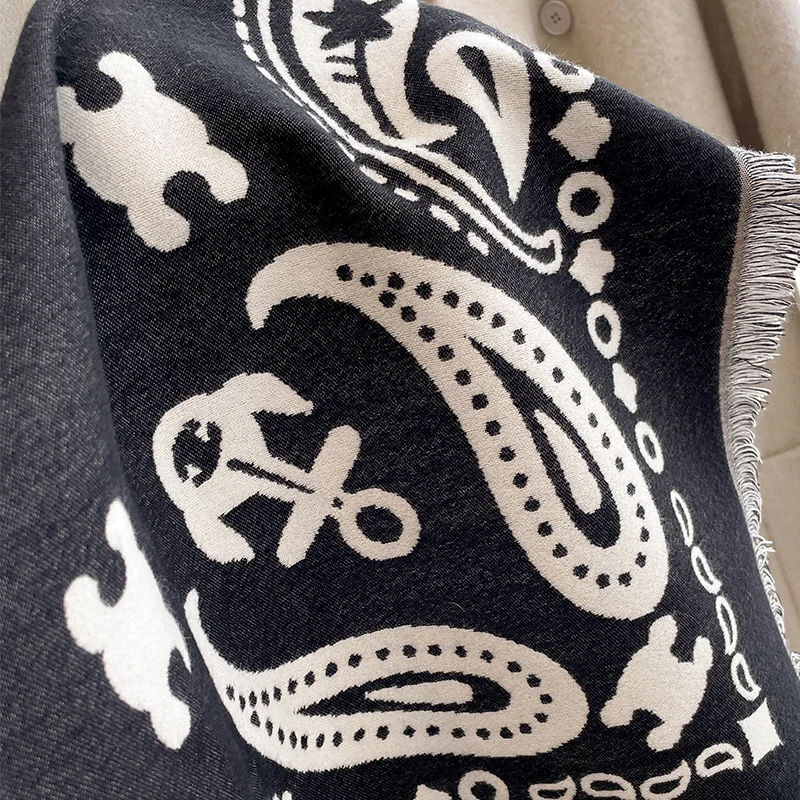 Fashion Paisley Cashmere Women Two-sided Scarf Winter Warm Shawl and Wrap Bandana Pashmina Female Foulard Square Thick Blanket