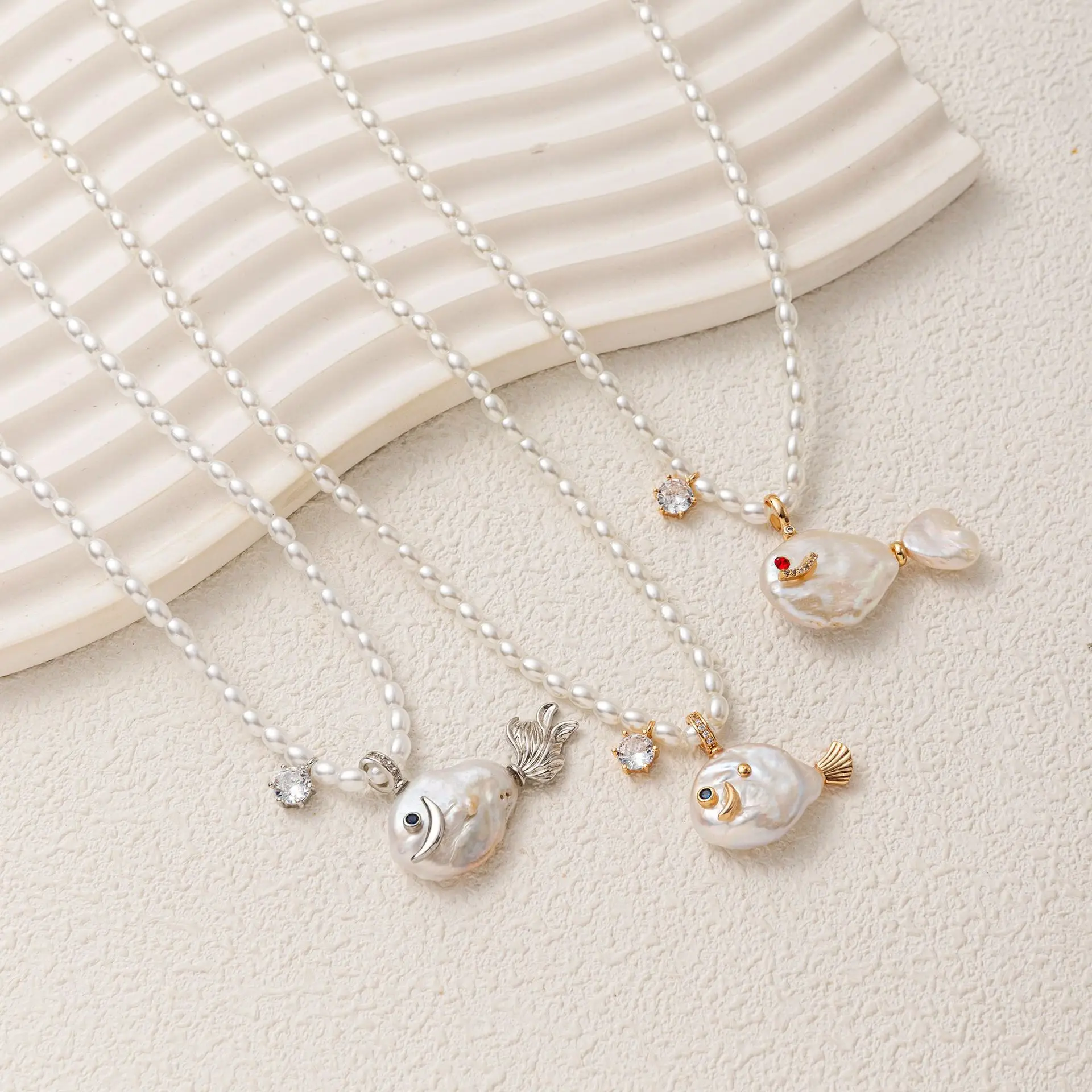 Chic Geometric Irregular Real Freshwater Pearls Neckalce Pink Fish Crab Shape Pearl Pendant Choker Birthday Gift Elegant Jewelry