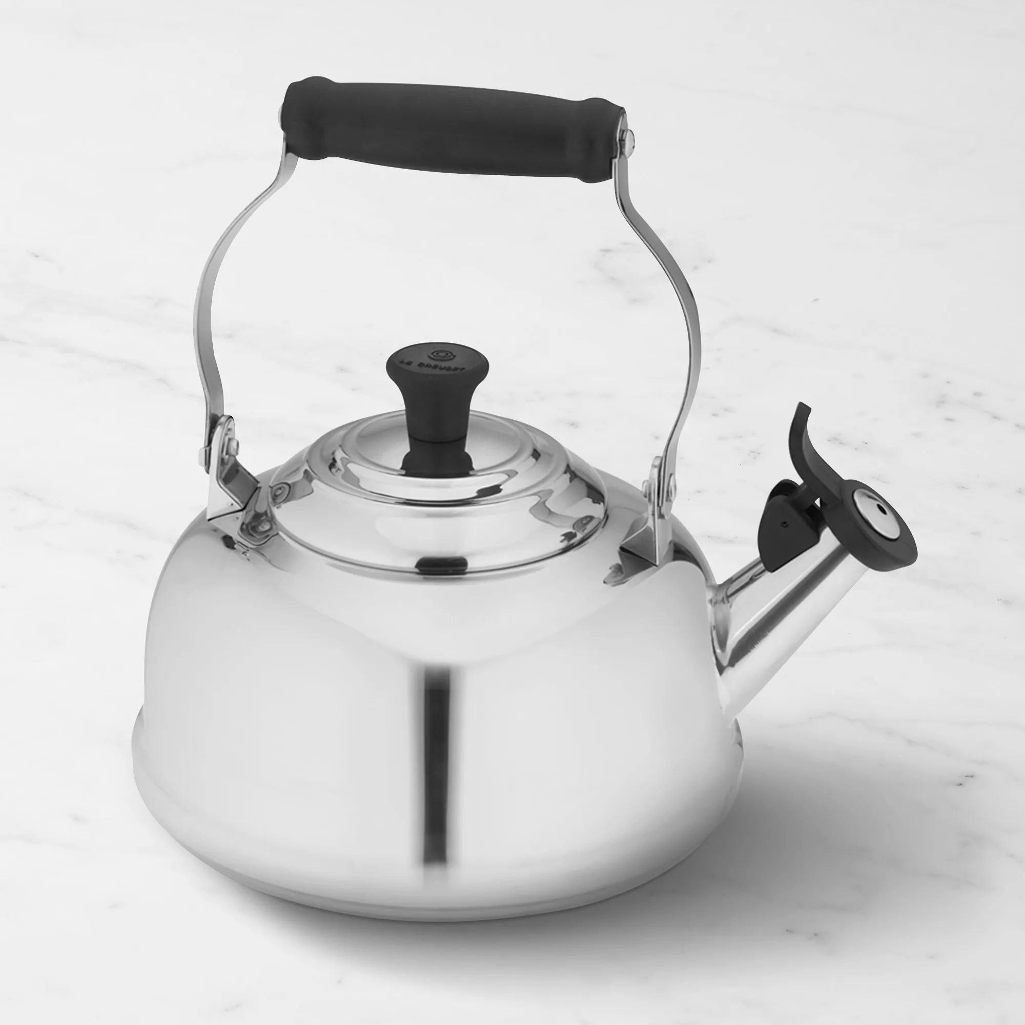 

Классический чайный чайник Le Creuset из нержавеющей стали