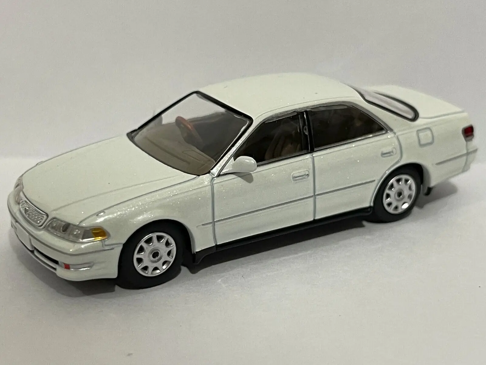 

Tomica Limited Vintage Neo Tomytec LV-N311a Mark II Grande Regalia G Diecast Model Car Collection Limited Edition Hobby Toys