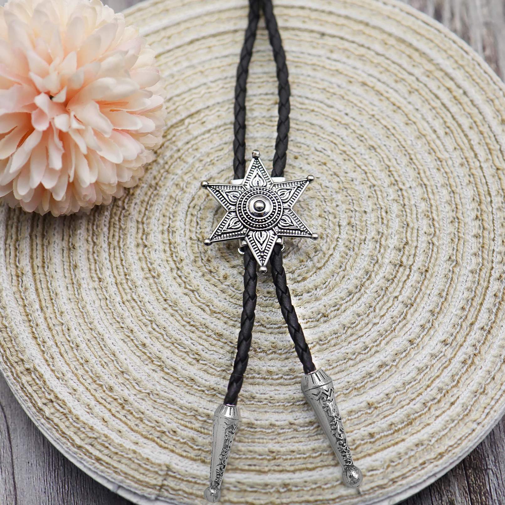 Western Cowboy Bolo Tie for Men Star Bull Circular Cross Pendant Leather Rope Necktie Women Necklace Accessories