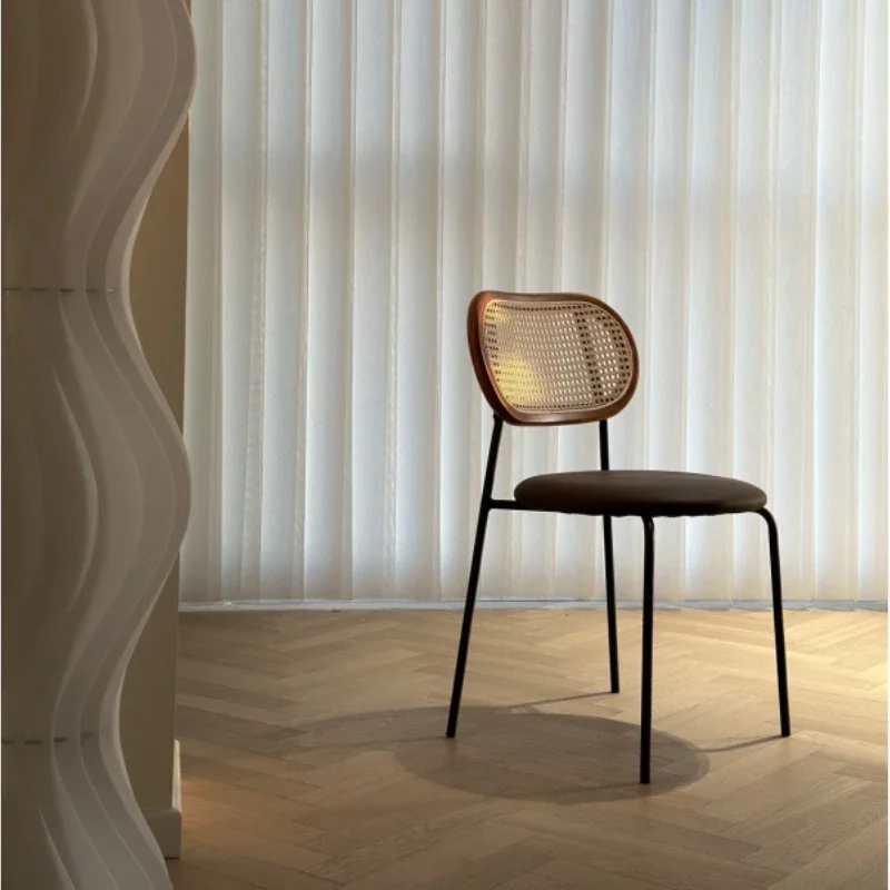 

Accent Balcon Chair Contemporain Event Single Camping Saucer Italian Chair Nordic Mobile Sedie Pranzo Moderne Kitchen Furniture
