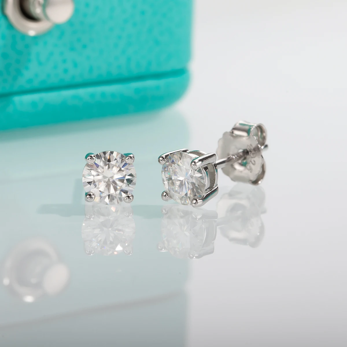 925 Sterling Silver Stud Earring 4mm D Color Moissanite Diamond For Woman silver stud earrings silver earrings womens earrings
