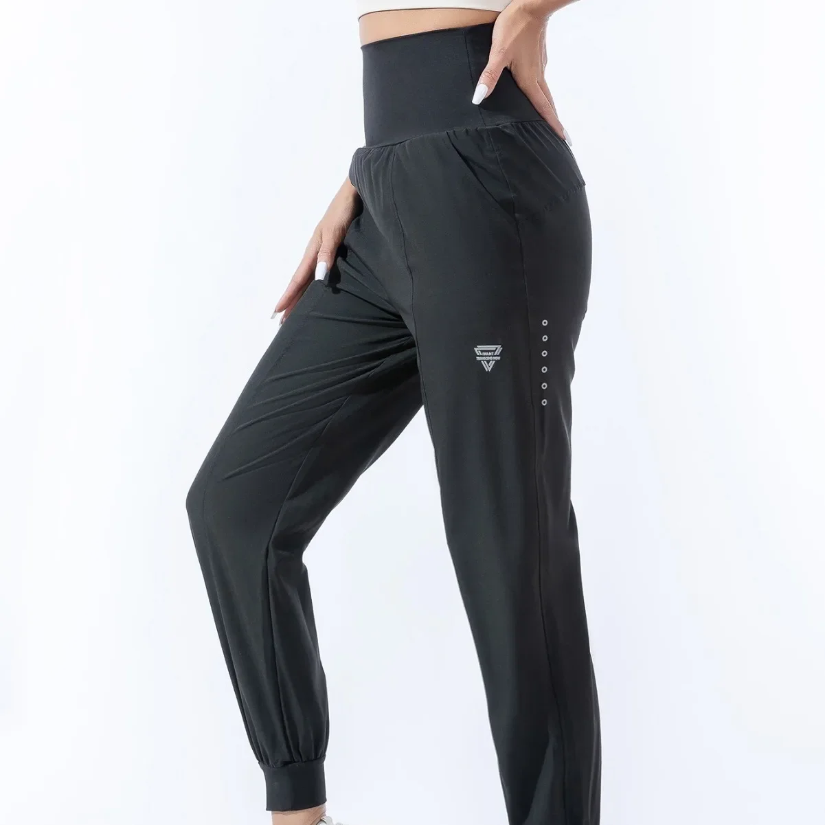 thumbnail image 2 of Pantalones deportivos de verano para mujer, de seda de hielo, de secado rápido, finos, pequeños, holgados, adelgazantes, informales, de nueve puntos y pierna ancha, 2 of 5