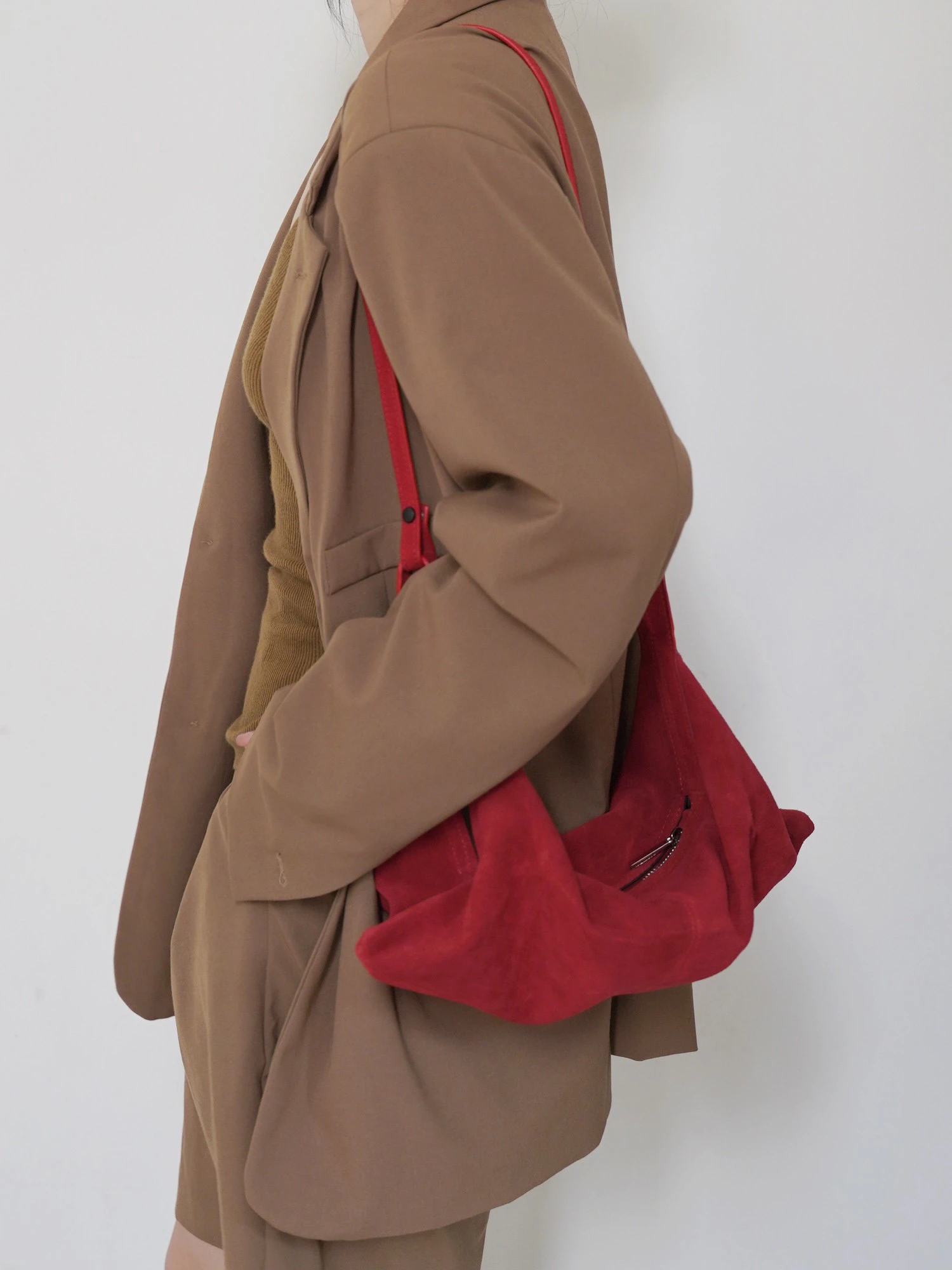 Women Suede Shoulder Bag Crossbody Bag Adjustable Strap Hobo Purse With Inner Pocket Satchel Purse Clutch Purse Zipper Handbag