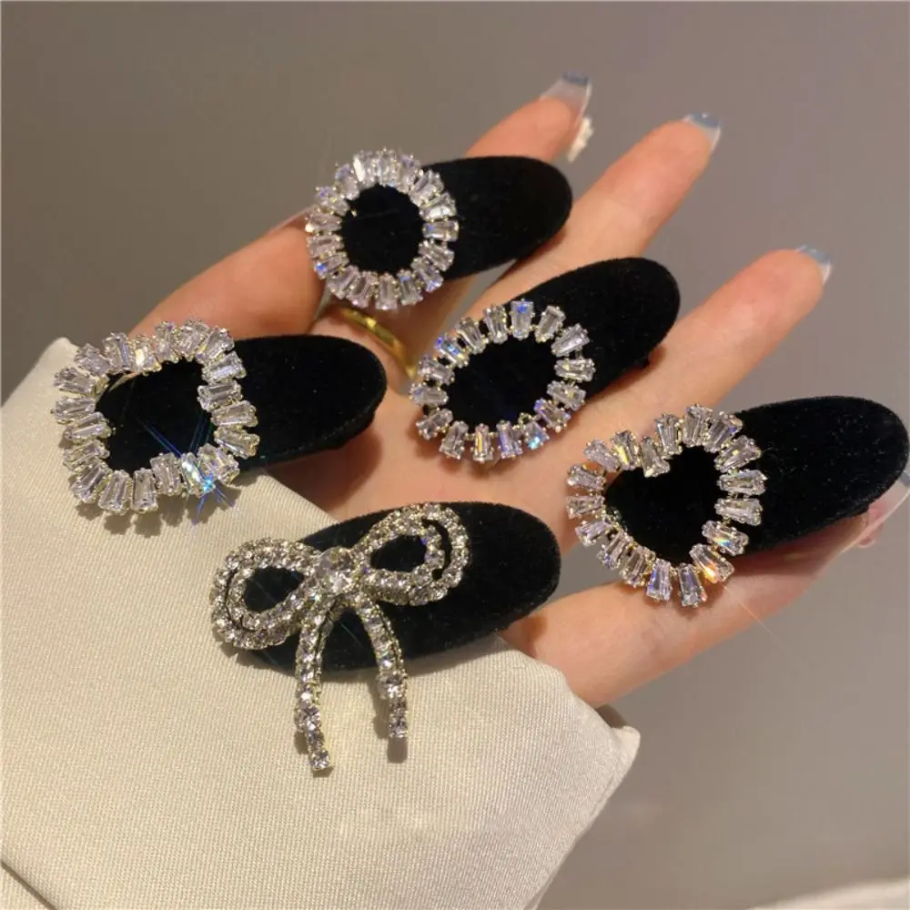 Luxury Baroque Style Velvet Duckbill Clip Cute Retro Children Girls BB Clip Simple Temperament Heart Rhinestone Hairpin