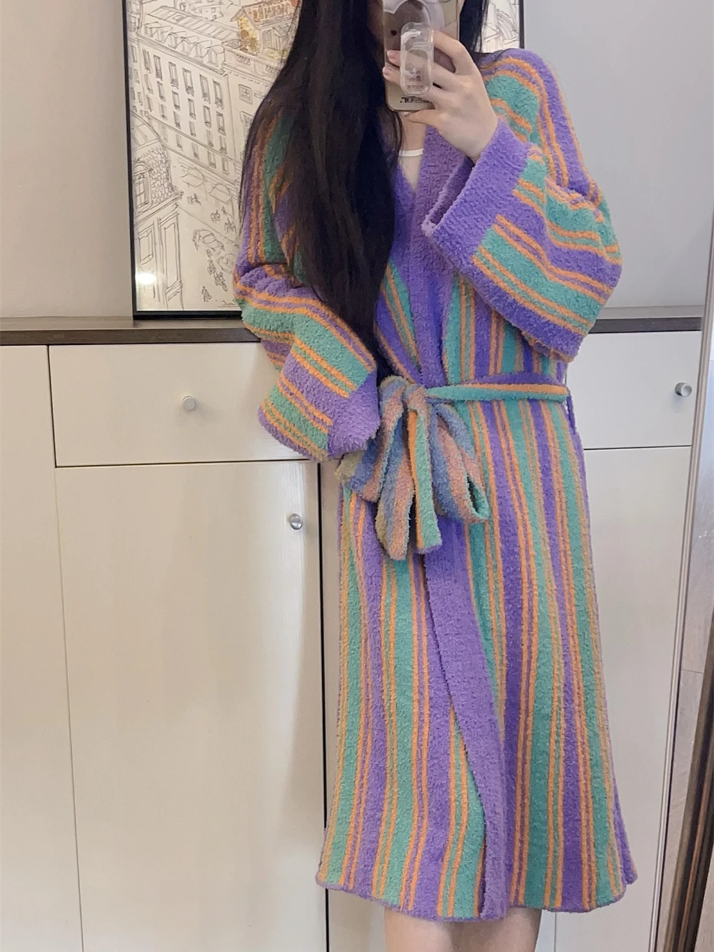 부드러운 산호색 플리스 스트라이프 오픈 가디건 벨트형 긴팔 귀여운 로브 루즈핏 잠옷 홈웨어 여성 청소년 사계절용
