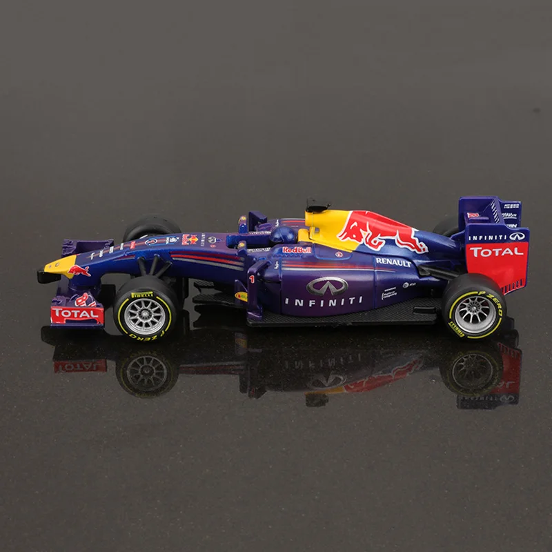 ミニカー 1/43 Red Bull Racing RB10 Amazon | Minichamps 1/43 インフィニティ レッドブル ルノー
