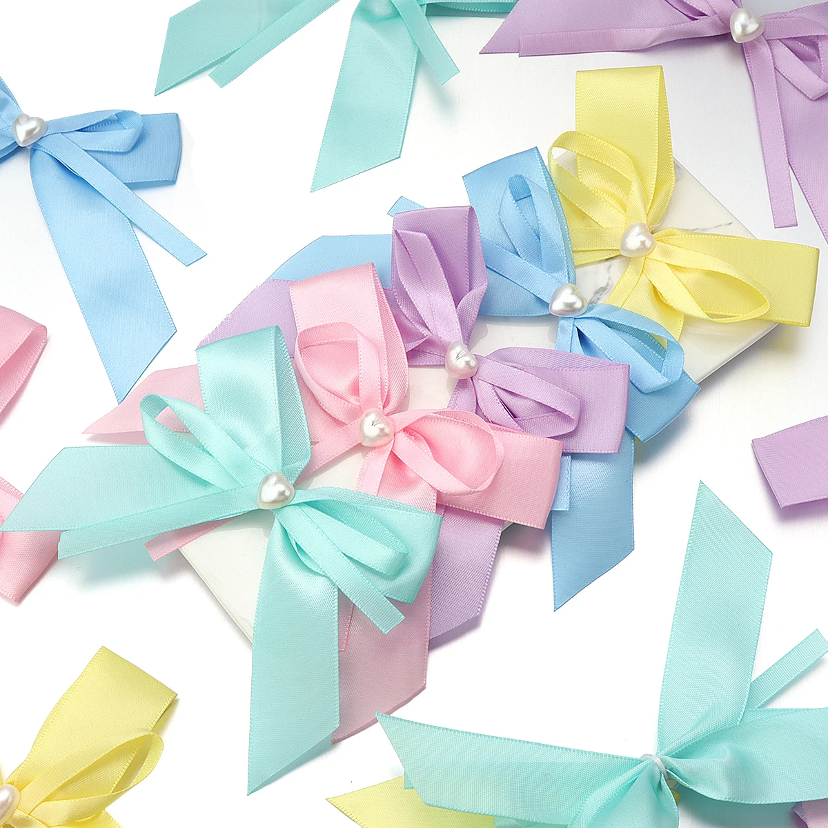10 개/갑/팩 컬러 리본 활 9.5-11.5cm 새틴 리본 Bowknot 꽃 DIY 세공 공예 웨딩 파티 장식 용품