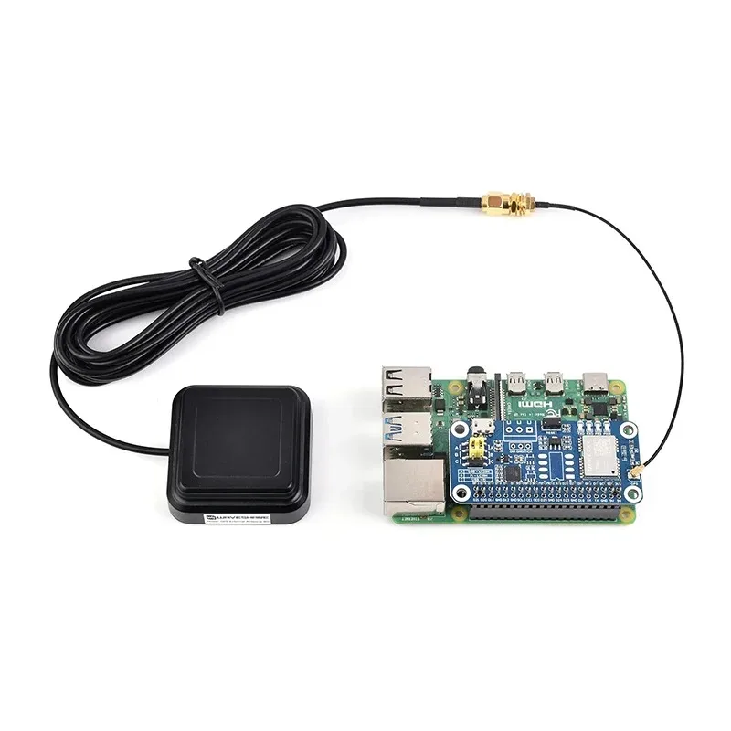 Gros plan sur le module GPS RTK HAT double bande pour Raspberry Pi, montrant les soudures et composants.