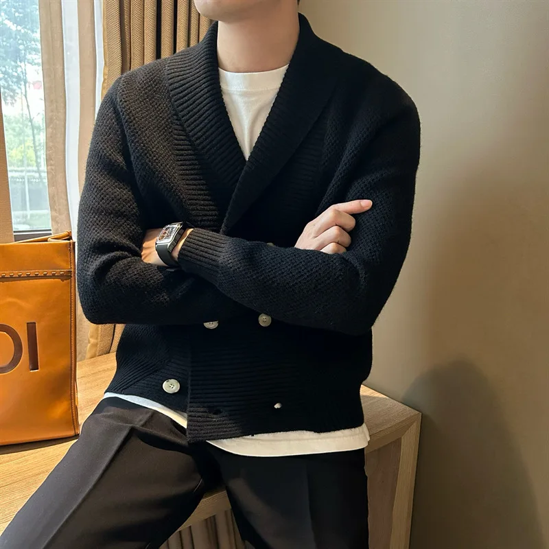 레트로 칼라 더블 브레스트 카디건 솔리드 컬러 자켓 남자 2025 봄 캐주얼 니트 스포츠 자켓 슬림 피트 정장 칼라 남자