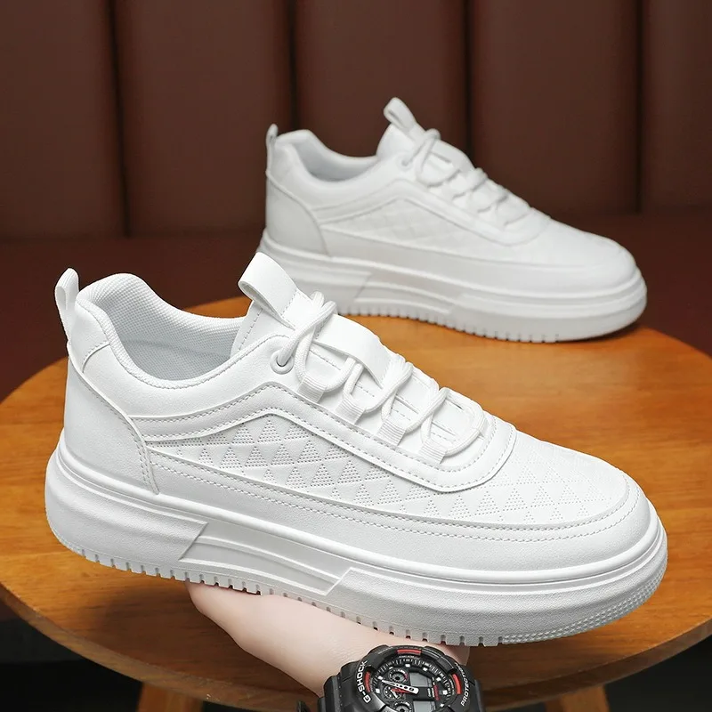 

2024 Summer Men's Shoes Comfortable Breathable Platform Shoes Fashion Vulcanized Shoes White Casual Men Sneakers Tenis Masculino