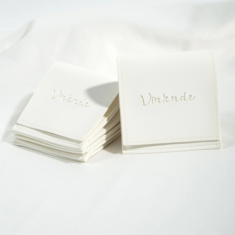 

100pack Bulk Custom Logo Pu Leather Envelope Bags for Necklace Earrings White Jewelry Pouch Wedding Gift Packaging Storage Sack