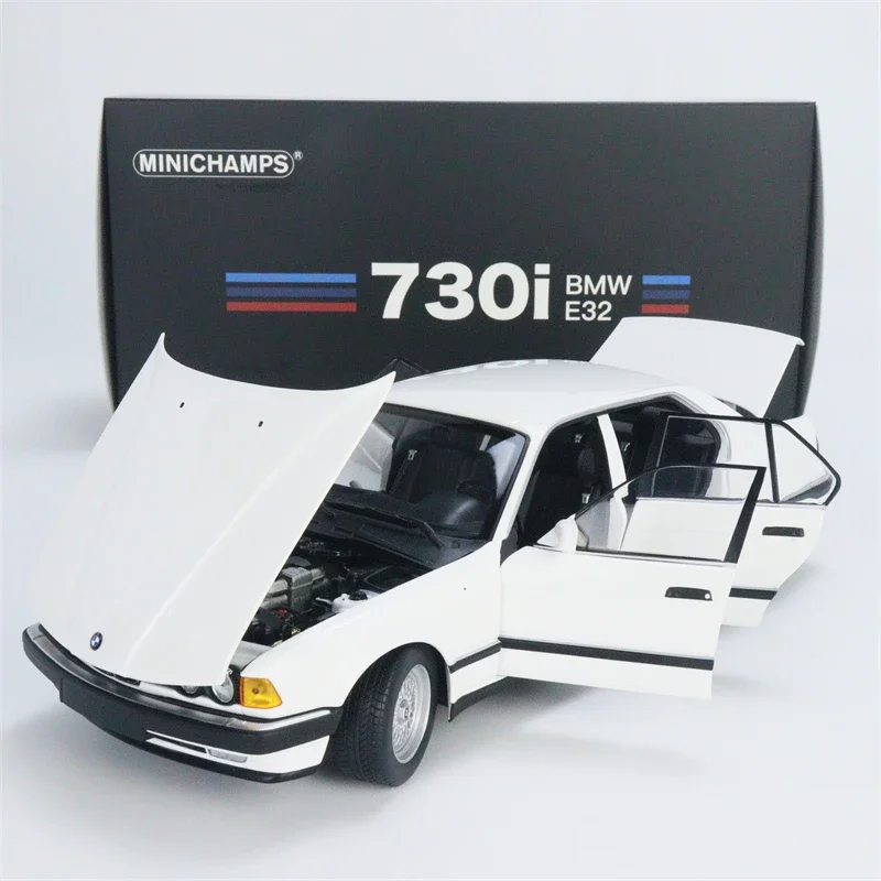 希少 1/18 BMW 730i ミニチャンプス(MINICHAMPS) E32 Minichamps 1/18 BMW 730i E32 blue Alloy Openable Car Model
