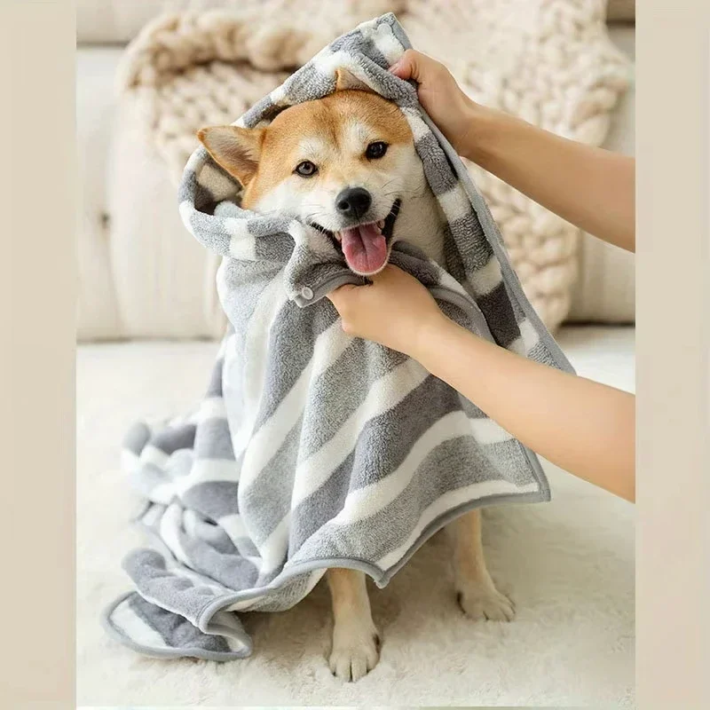 1Pcs Large Pet Towel Pet Bath Towel Drying Bath Water Absorbent Quick-Drying Dog Bathrobe