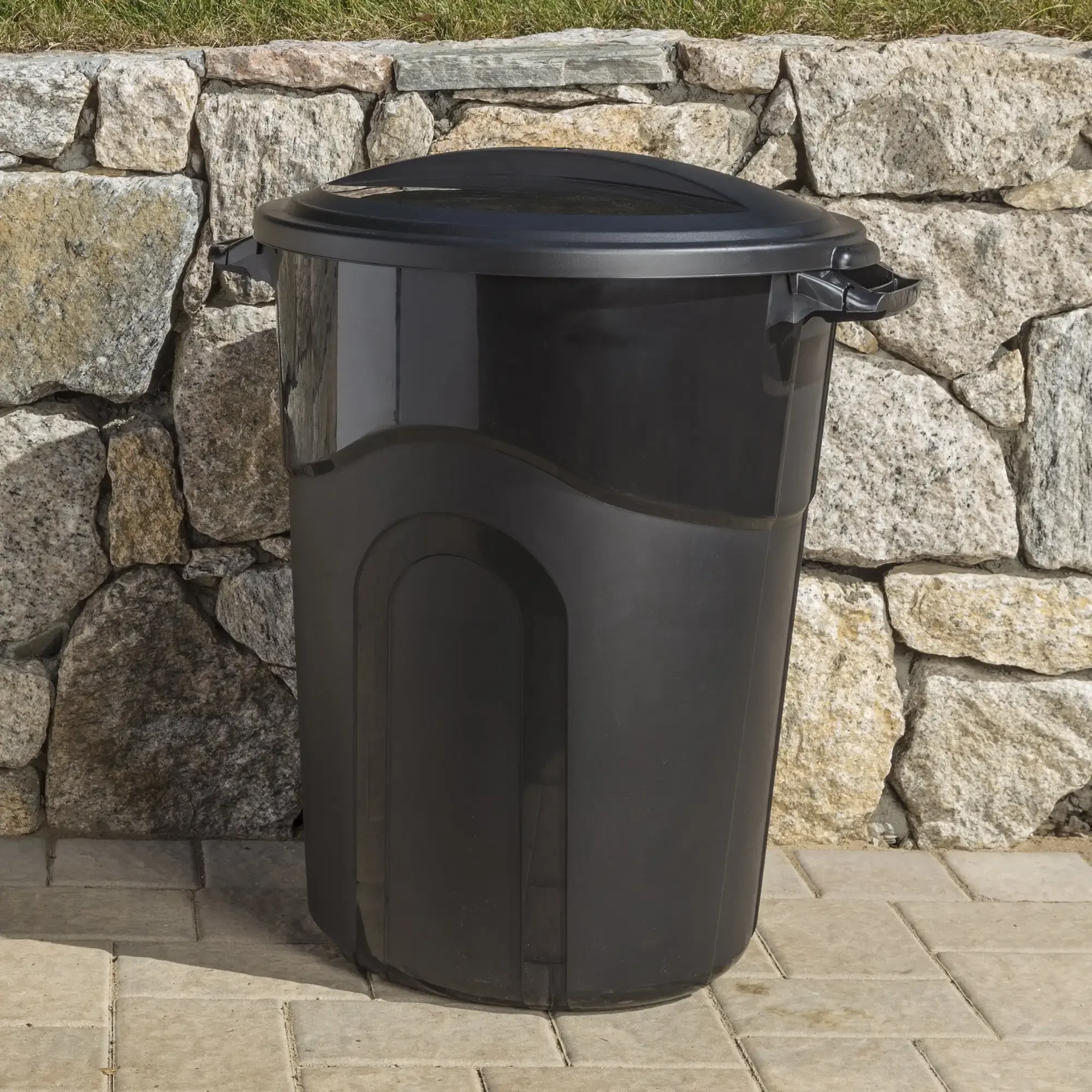 

32 Gallon Heavy Duty Plastic Garbage Can, Included Lid, Indoor/Outdoor, Black kitchen trash can Rapid Transit