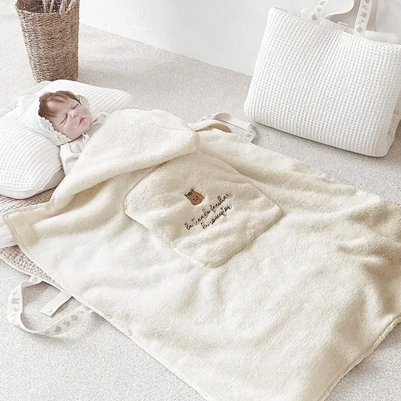 Windproof Cloak Stroller Cover Warm Soft Fleece Baby Blanket Embroidered Bear Newborn Carrier Carry Blankets Korea Swaddle Wrap