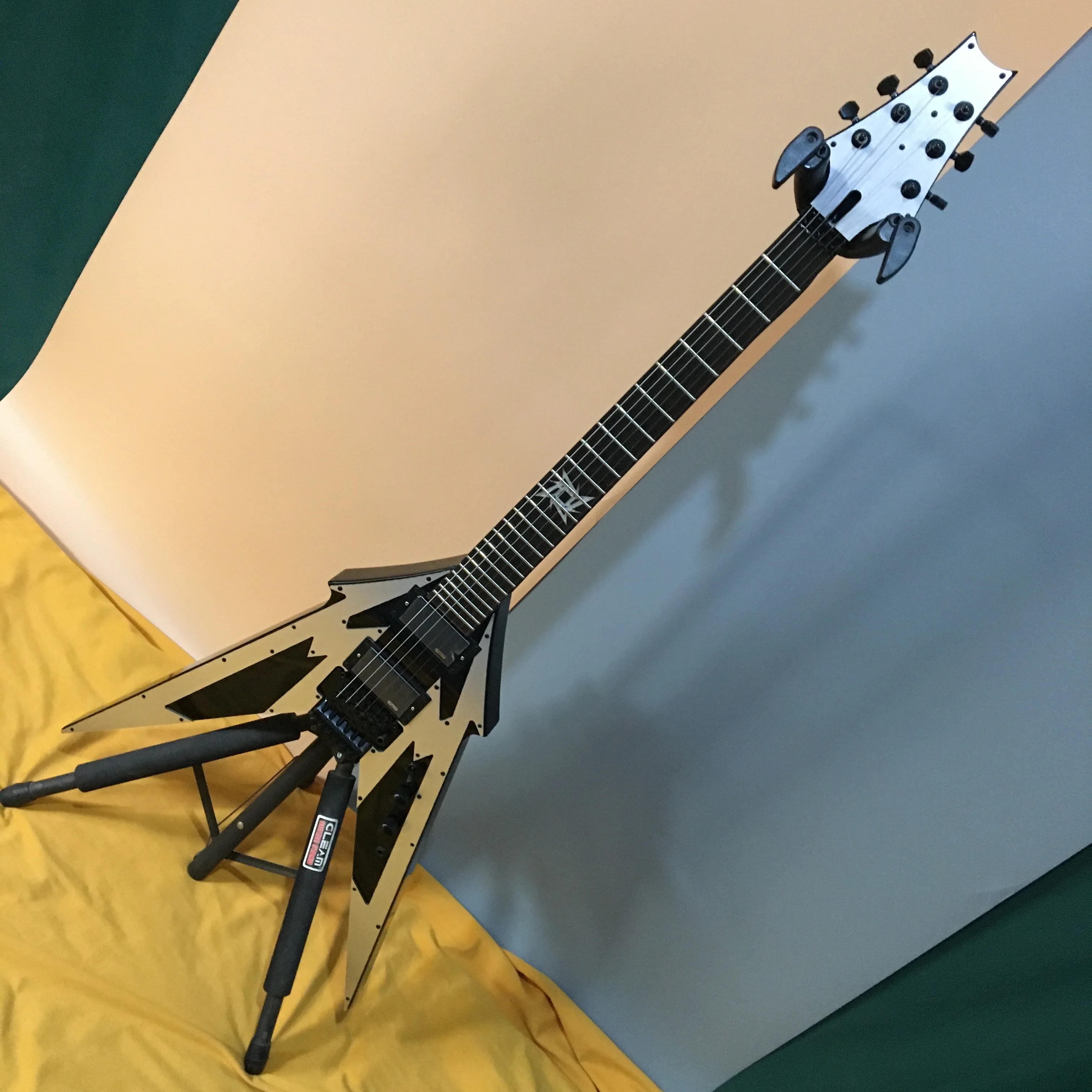 Pumpkin factory V Electric Guitar Gray Color 6strings Good Hardware