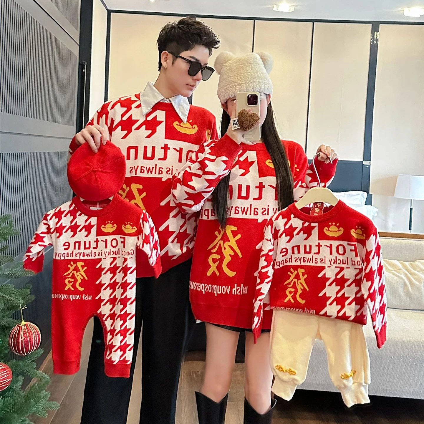 

Lunar New Year 2024 Sweater for Family 2024 Chinese Dragon Year Long Sleeve Jumper Mom Dad and Daughter Son Matching Red Clothes