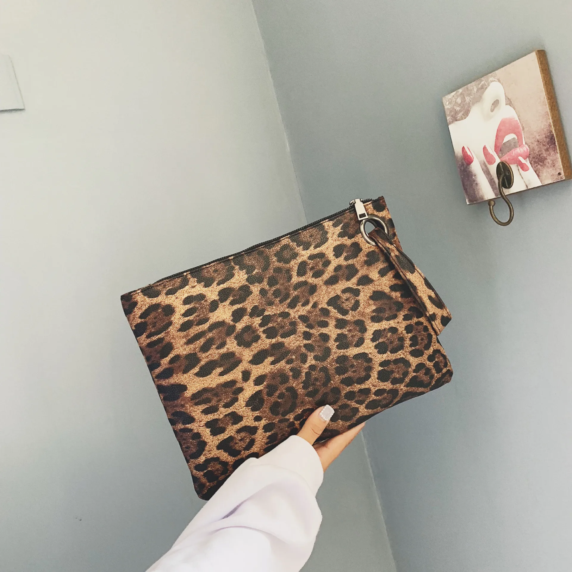 

Leopard Emblem Envelope Women New Fashion Simple Handheld Bag for