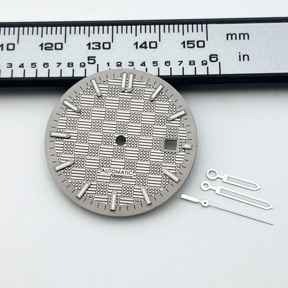 Elegant 31mm Grid-Patterned Round Watch Dial
