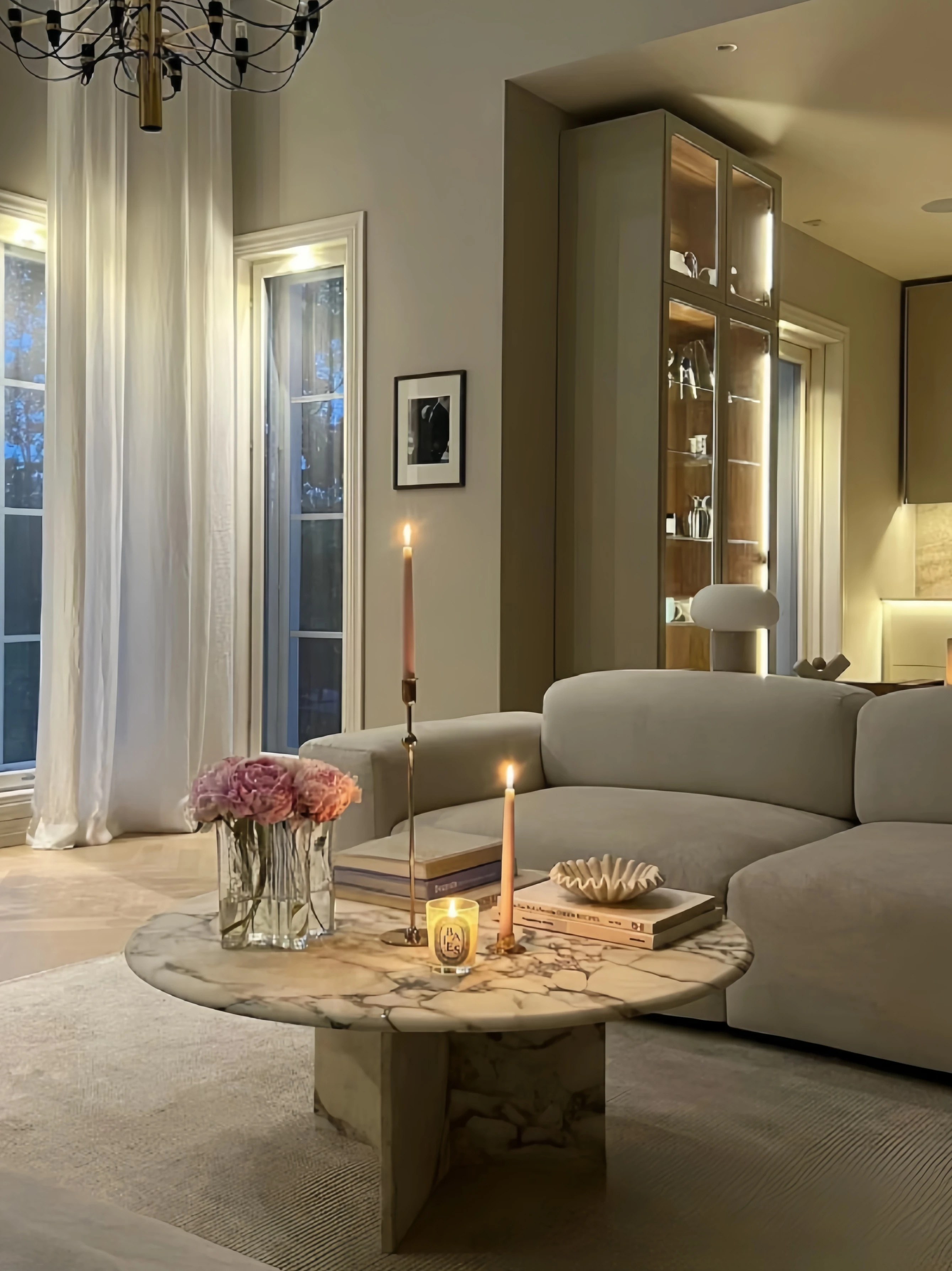 Combinazione Di Tavolo Con Bordo In Lingotti Di Lusso Leggero Moderno Marmo Minimalista Italiano