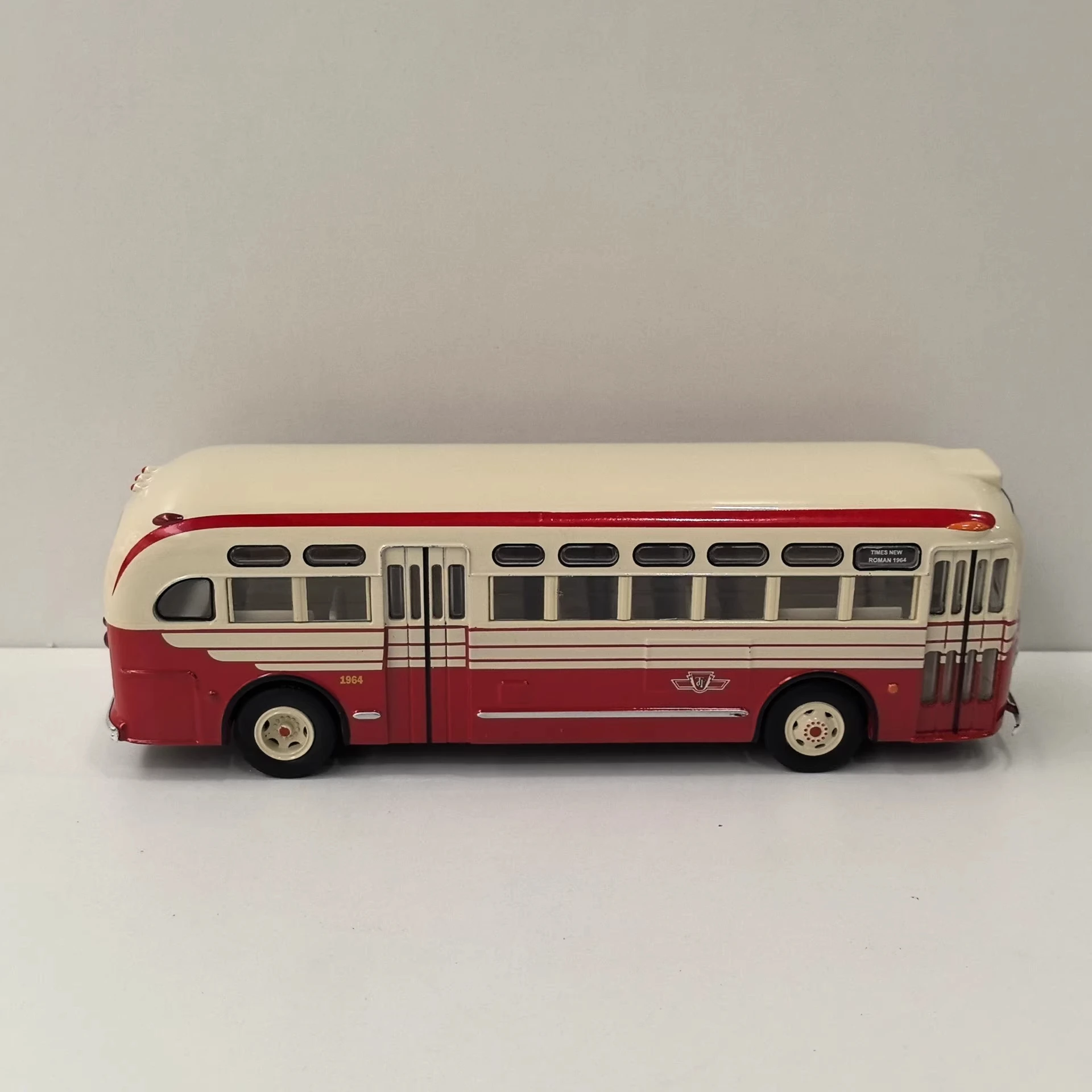 Diecast IXO 1:43 Scale GM TDH 3610 Alloy Micro-rashes on The Paint ...