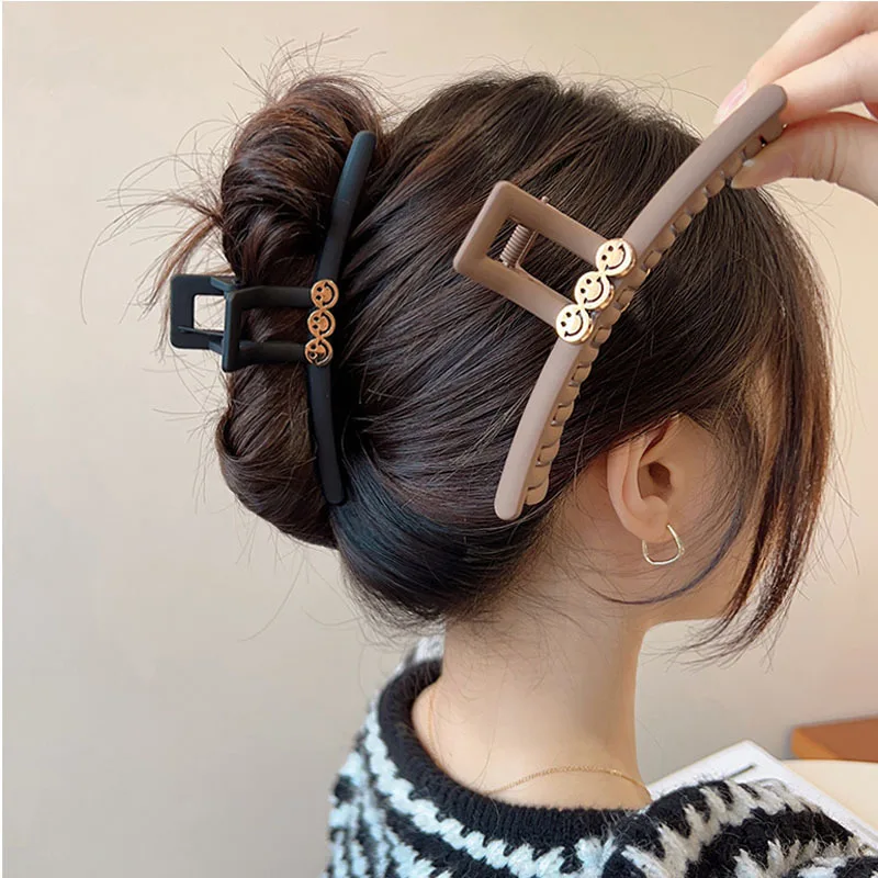 

Fashion Girl Cute Geometric Smiley Face Grab Hair Clip Hair Claws elegant Smiley Face Ponytail Claw Clip WOMAN HAIR CLIP Heawear