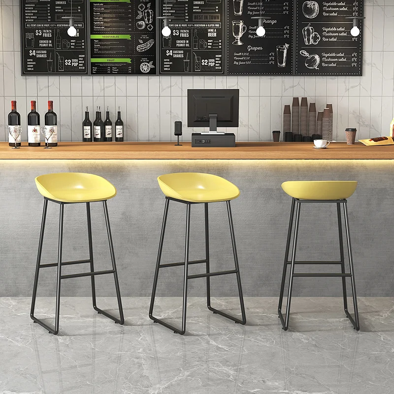 Рисунок 3 - Дизайнерские барные стулья для гостиной