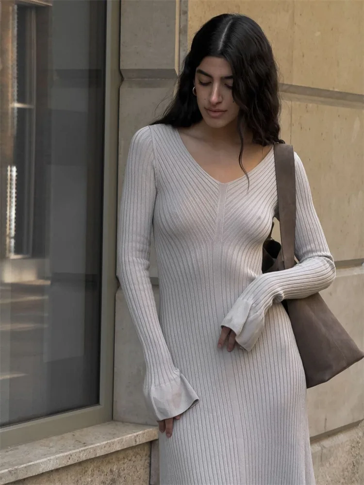 Vestido retro de punto con cuello en V para mujer, suéter de canalé para otoño e invierno, vestido largo elegante, ajustado, con mangas acampanadas, ropa para mujer