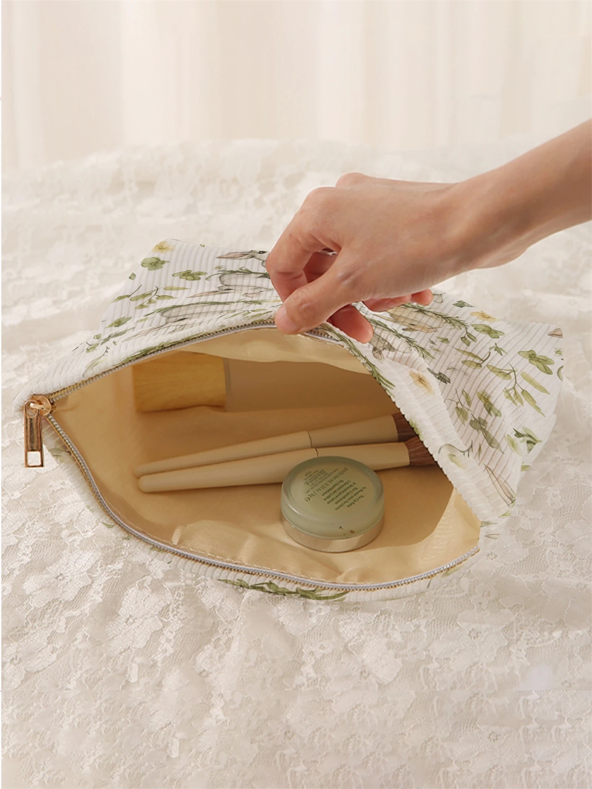 1 rabbit patterned corduroy makeup bag, lightweight zipper makeup storage box, multifunctional bag with lining