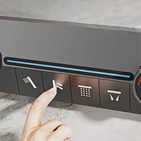 ระบบฝักบัวแบบติดเพดานสีเทากันเมทัล 4 ฟังก์ชั่น พร้อมตัวควบคุมอุณหภูมิแบบเทอร์โมสแตติกทองเหลืองในตัวและหน้าจอ LED สำหรับห้องน้ำ 5