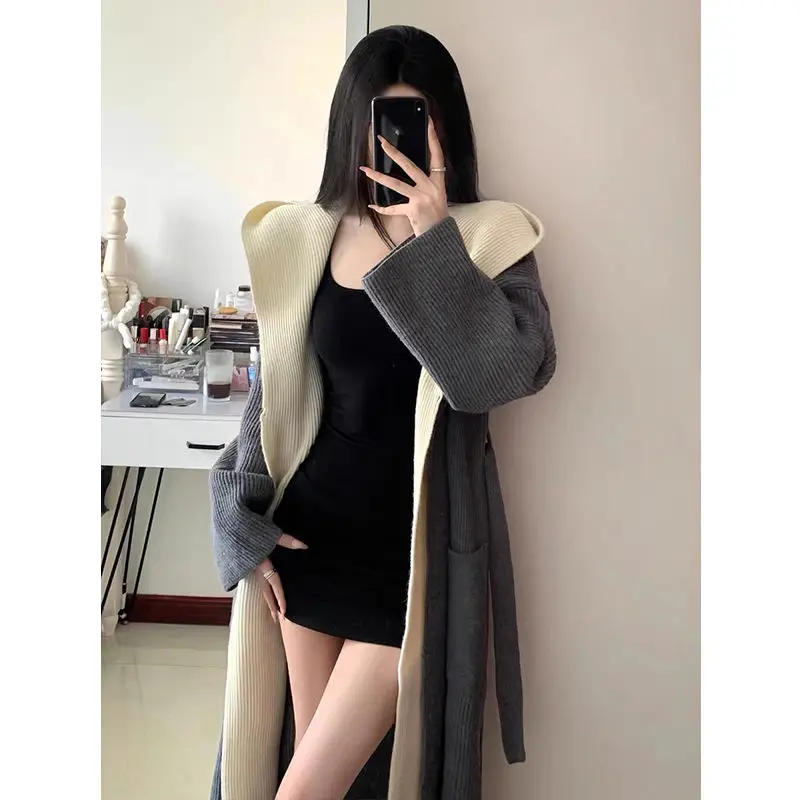 

2023 New Korean Design Hooded Tassel Knit Cardigan Fake Two Women Autumn Winter Long Loose Sweater Cardigan Coat Lady Outwear