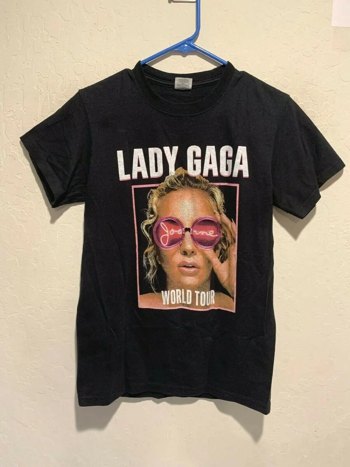 Lady Gaga Joanne 2017 World Tour Graphic T-Shirt Size Small Adult Concert Euc