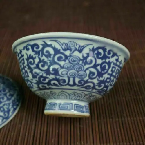Chinese old porcelain Blue and white double happiness lotus covered bowl For kitchen 5