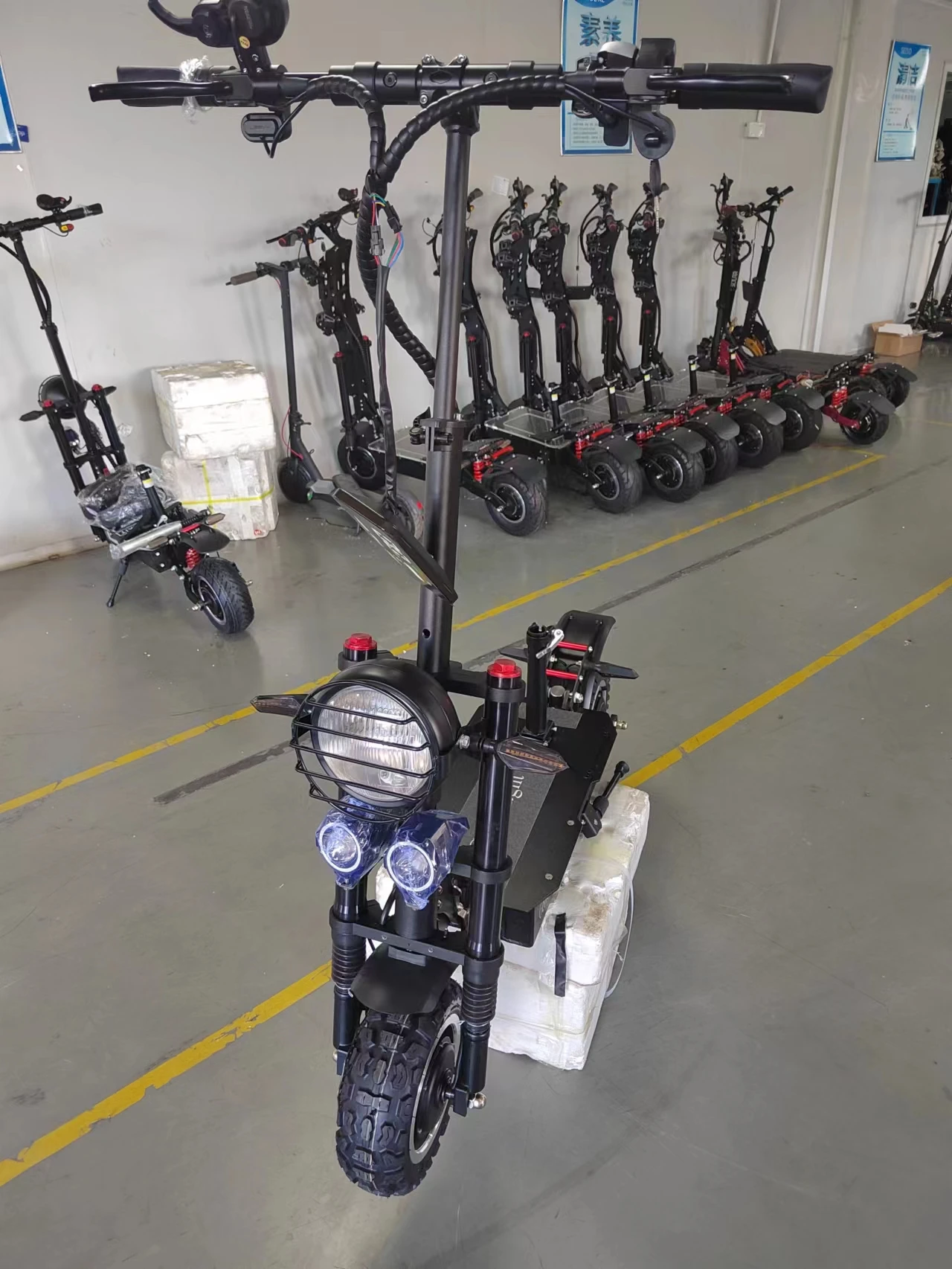 Popular Super Fast 72V 7500w*2 E scooter Dual Motor 120km/H 75mph off road 11 inch 30ah Good Quality 15000w Electric Scooters