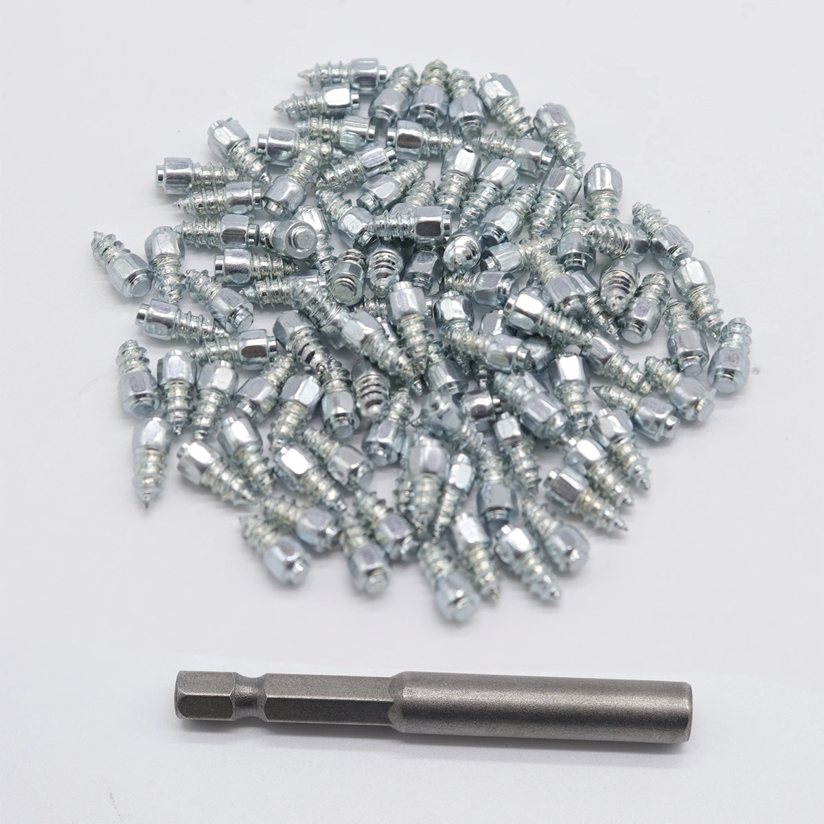 100Pcs 4*9mm Snow Screw Tire Studs Anti Skid Falling Spikes for Car Motorcycle Bicycle Boots Winter Emergency