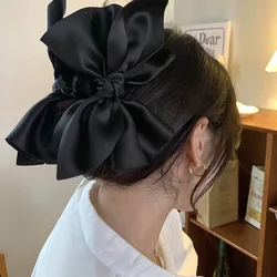 Elegant Large Black Hair Claw Clip - Trendy Solid Color Accessory (Black)