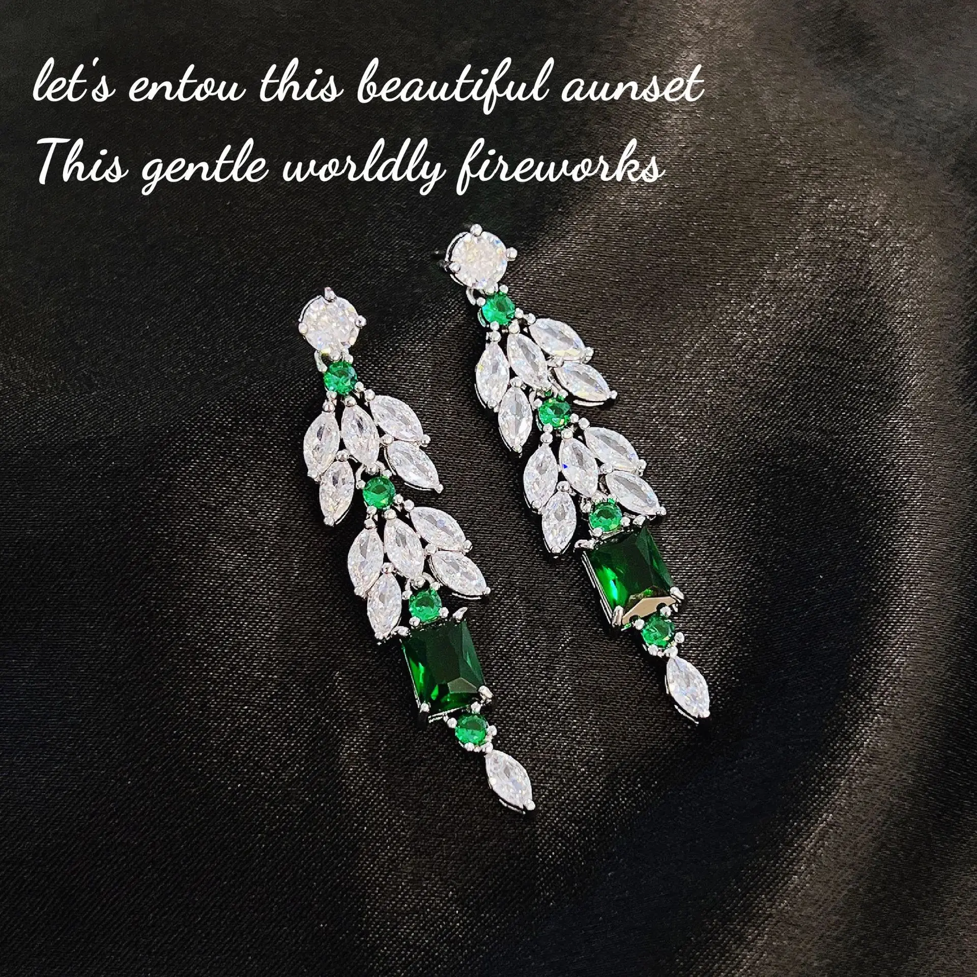 

Luxury Vintage Emerald Dangle Earrings Jewelry Luxury Silver Color Green Crystal CZ Leaf Leaves Tassels Long Earring For Women