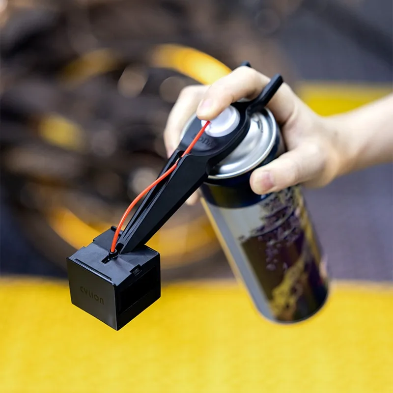 Motorcycle Chain Oiler Spray Gear Chain Mounted Oil Diverter Motor Chain Lube Applicator Chains Cleaner Maintenance Repair Tool