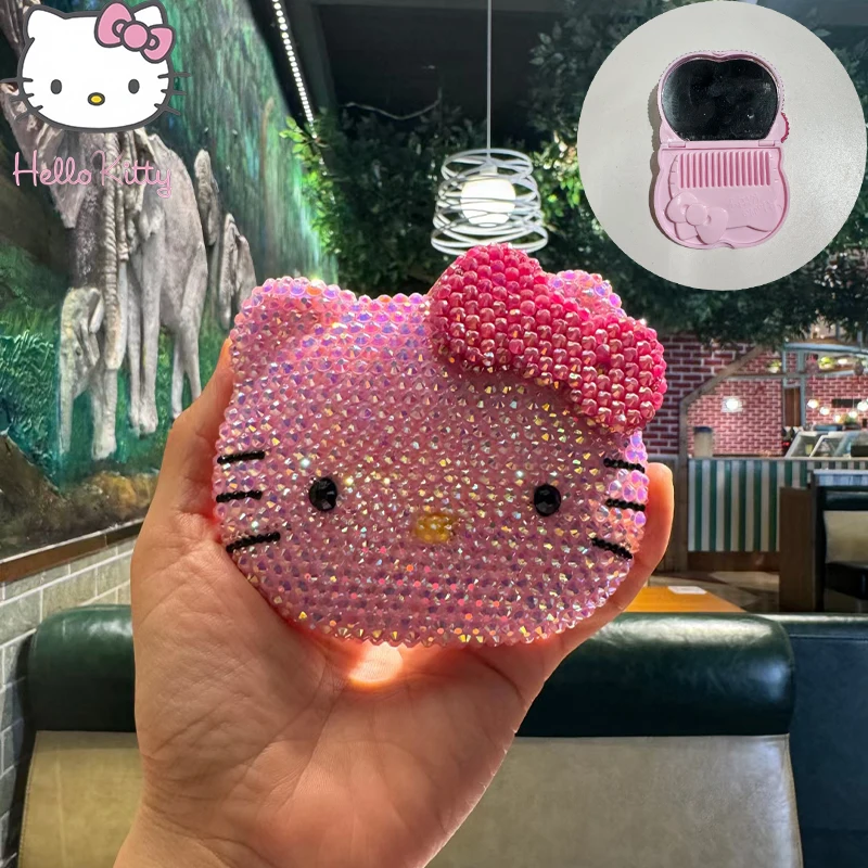

Новинка 2024, блестящее приклеивающееся бриллиантовое зеркало для макияжа Hello Kitty, мультяшное милое фото и расчески, комбинированное портативное Модное подарок