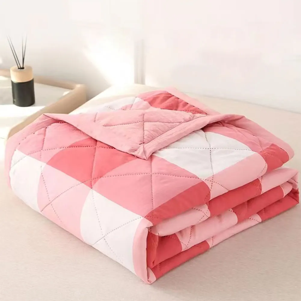 Quilted Spring Summer Quilt Soft Lightweight Duvet Summer Blanket Queen King Bed Breathable Blankets Comfortable Washable Quilts