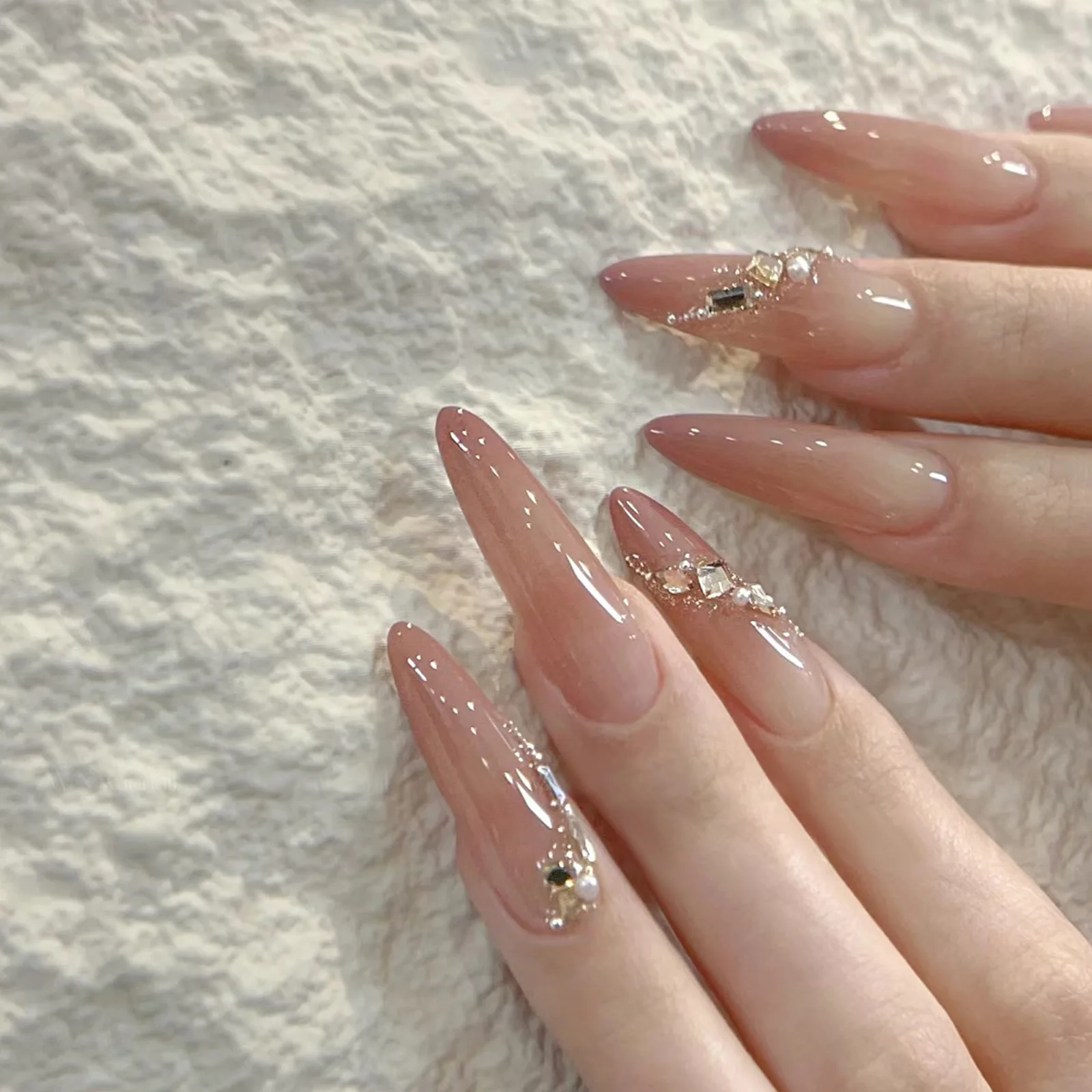 French False Nails Press on Nails Full Cover Rhinestone Butterfly Design Cat Eye Bow Almond Wearable Fake Nail Art 24Pcs