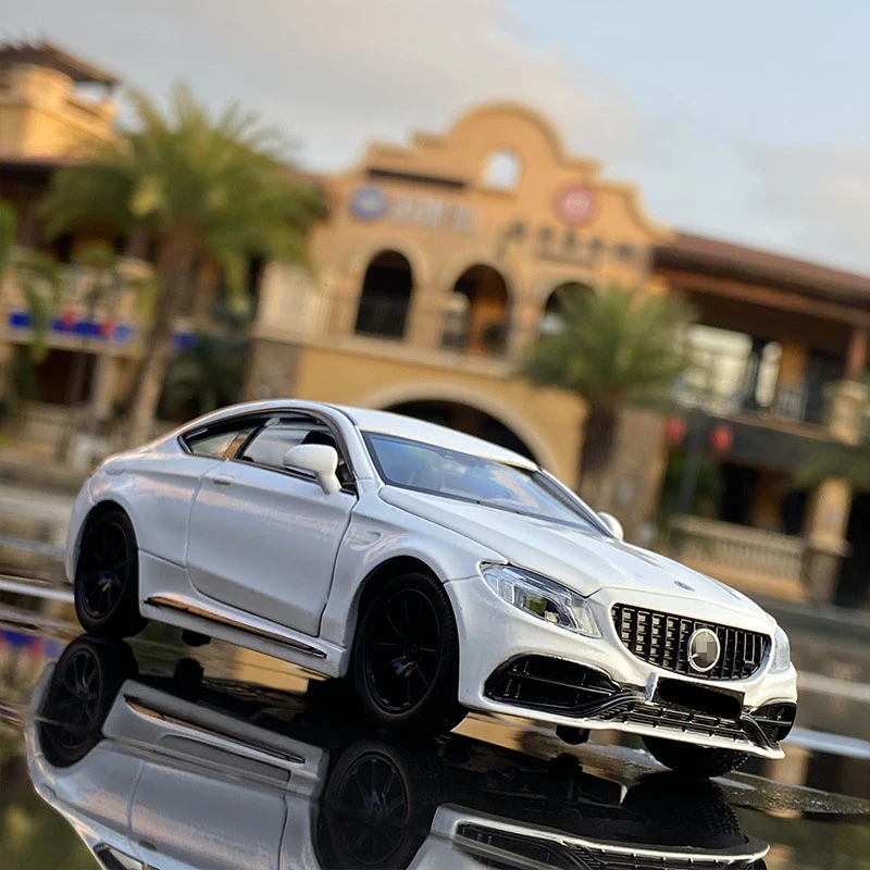 1:32 C63S Coupe Alloy Car Model Diecast Metal Toy Vehicles Car Model Collection Simulation Sound and Light Childrens Gifts 2