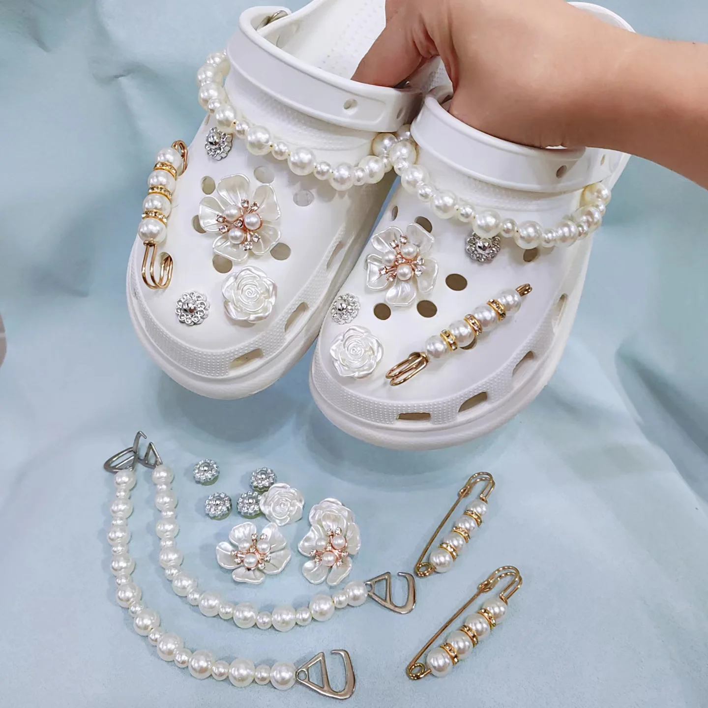 

Shoe Charms for Crocs DIY Diamond Pearl Chain Decoration Buckle for Croc Shoe Charm Accessories Kids Party Girls Gift